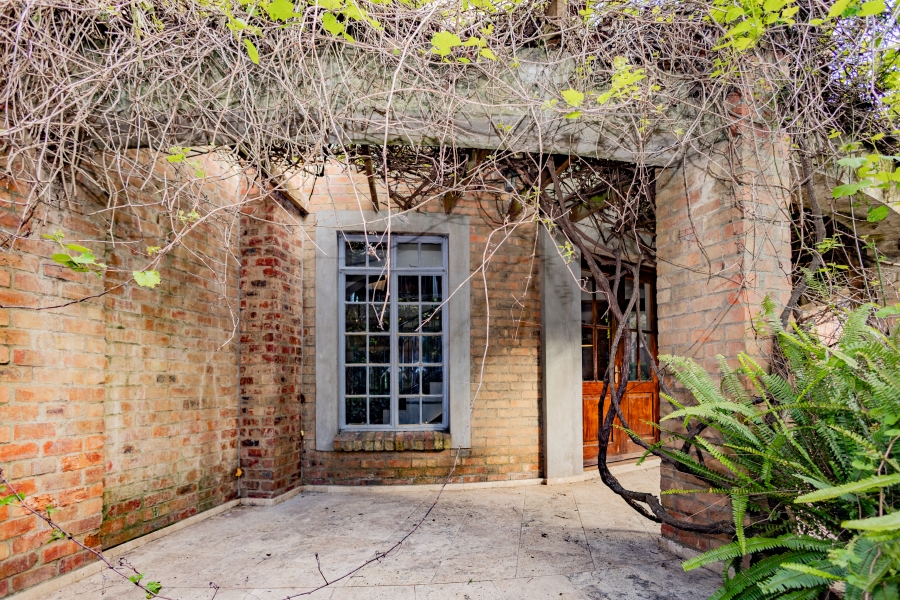 6 Bedroom Property for Sale in Vierlanden Western Cape